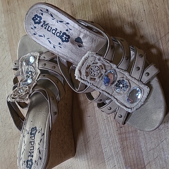 Mudd Vintage Wedge - Picture 4 of 6